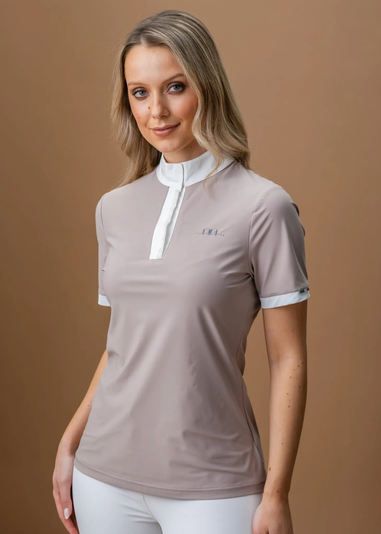 AA® Mira Short-Sleeve Show Shirt