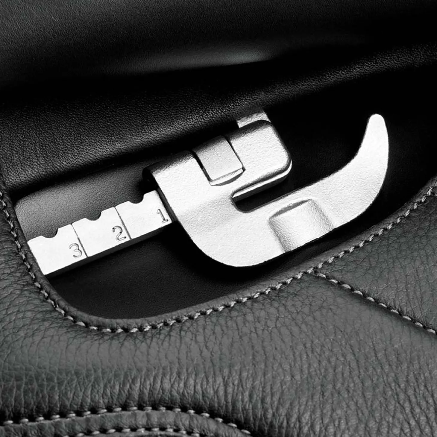Bates Dressage+ Luxe Leather Saddle