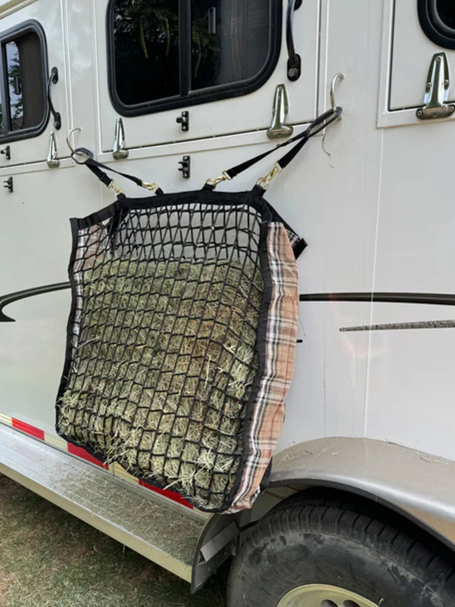 Kensington™ Slow Feed 4-Flake Hay Bag